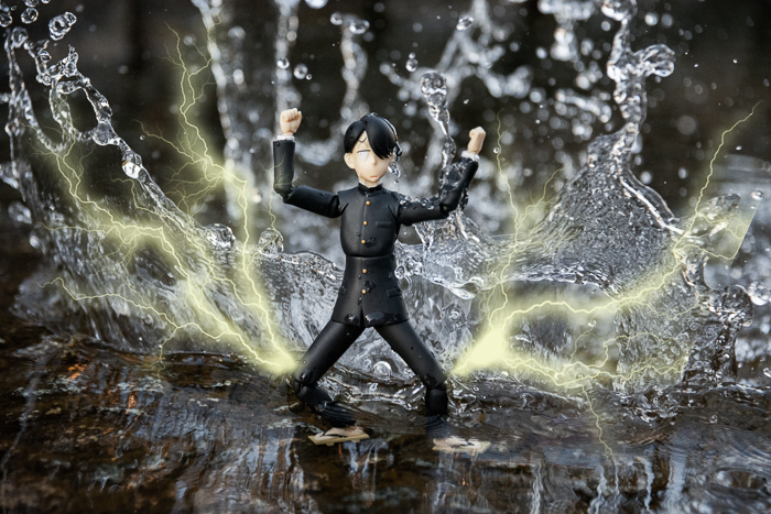 ツバキアキラが撮った、figma、R・田中一郎。無理矢理、学生服を脱がされそうになって、バリヤーを放つ、あ〜るくん。